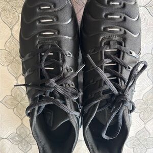 Nike Men's Black Athletic Sneakers